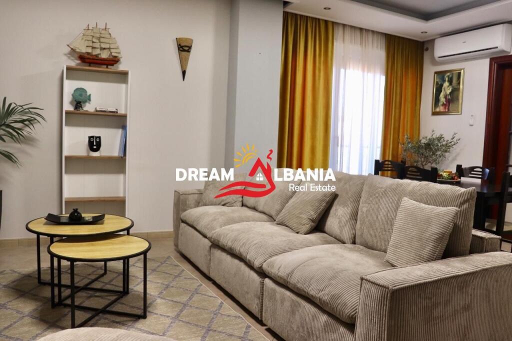 Jepet apartament 3+1 me qera tek Xhamlliku,Tirane ID (42111215)