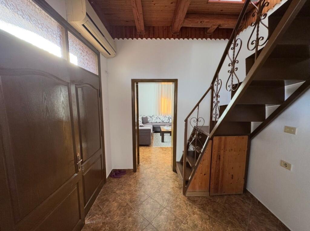 AFFITTASI 2+1 A SELITE