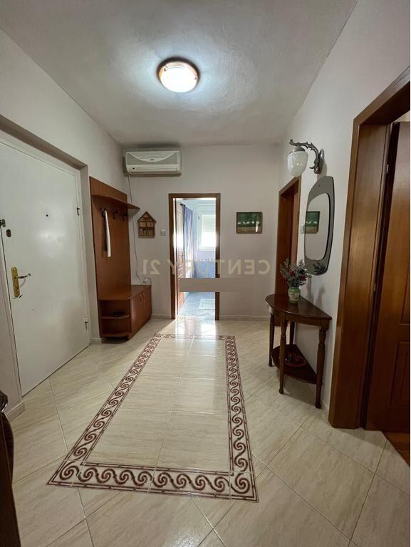 APARTAMENT 2+1 ME QIRA, PRANE AMBASADES AMERIKANE, TIRANE!