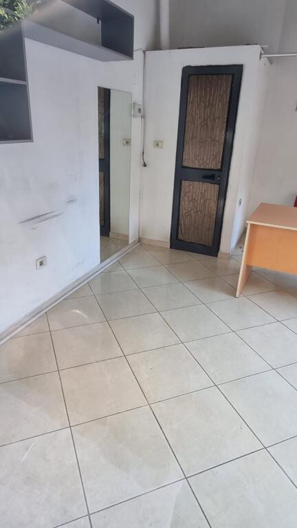 🏢 Locale Commerciale in Affitto nella Zona di Astiri Vicino alla Rotonda