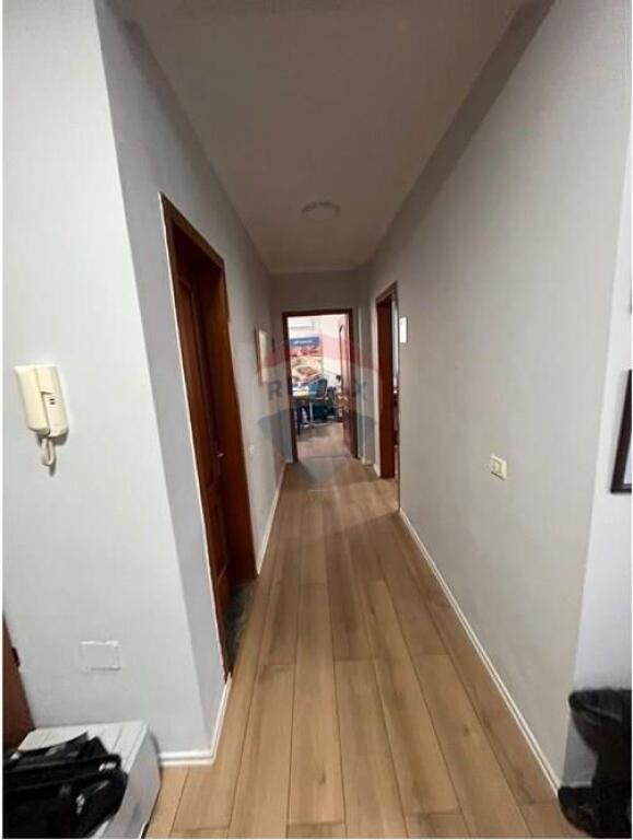 Locale per ufficio, 2+1 in Centro