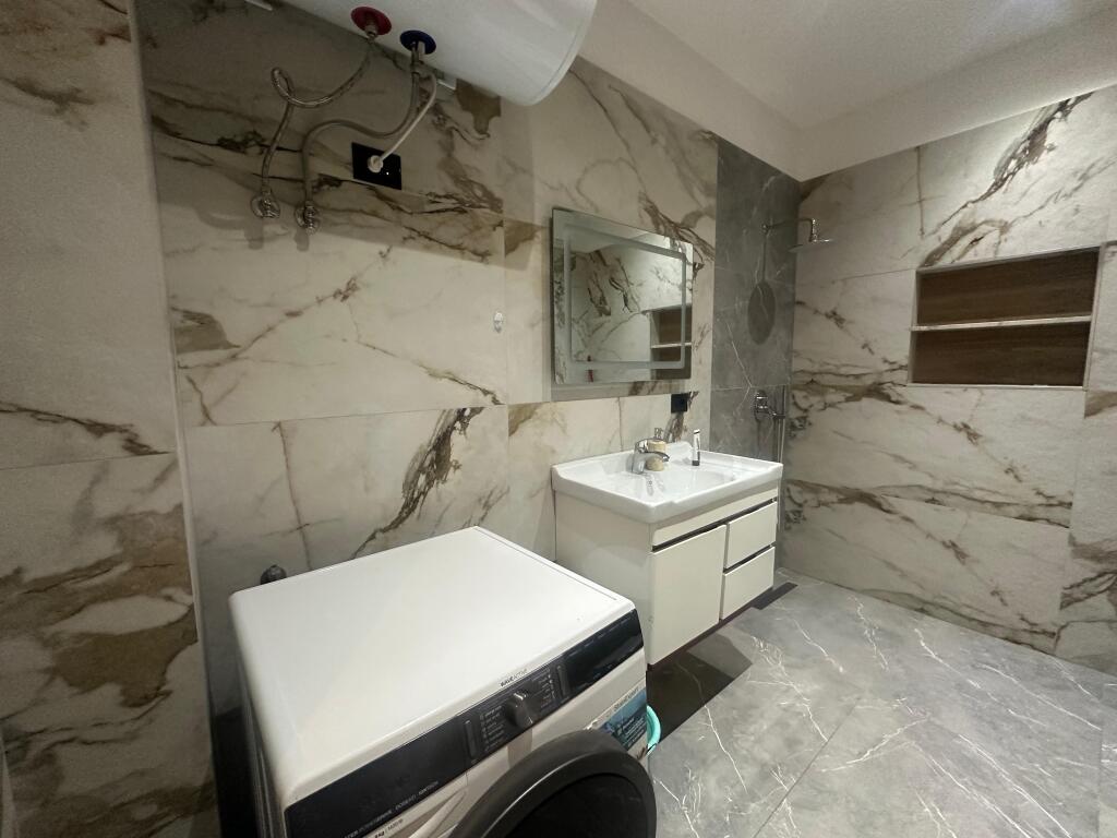 Apartament 2+1+2+Verande+Post Parkimi me Qira Ne Teg