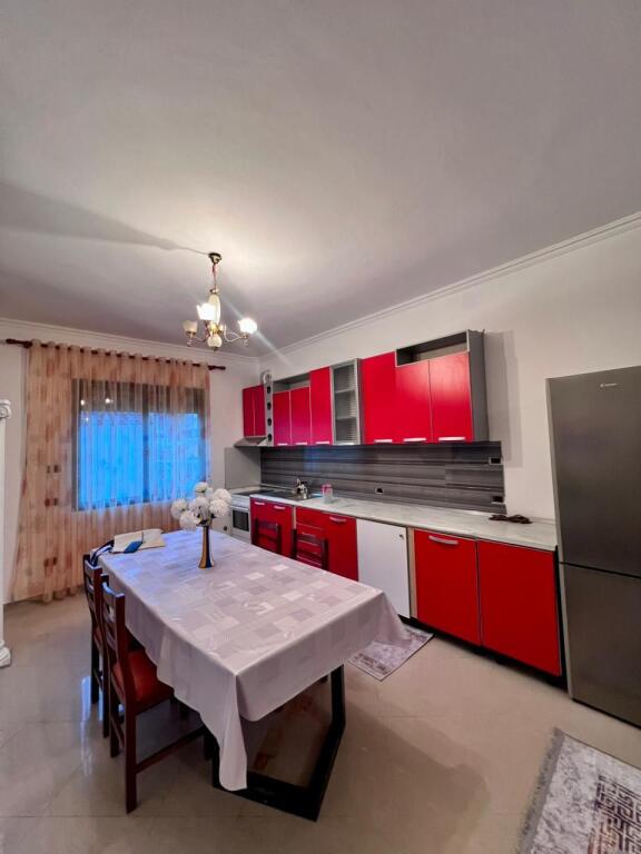 Apartament me qera 2+1