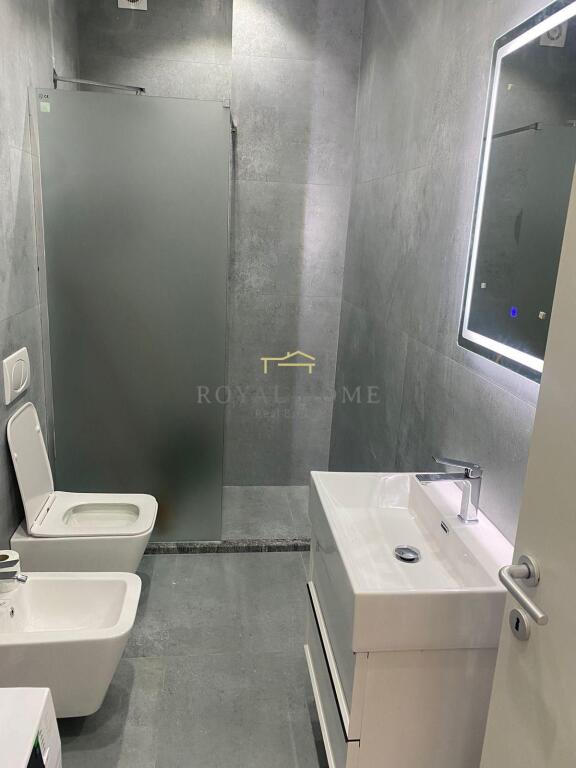 APERTAMENT ME QIRA TEK RESTAURANT FRESKU