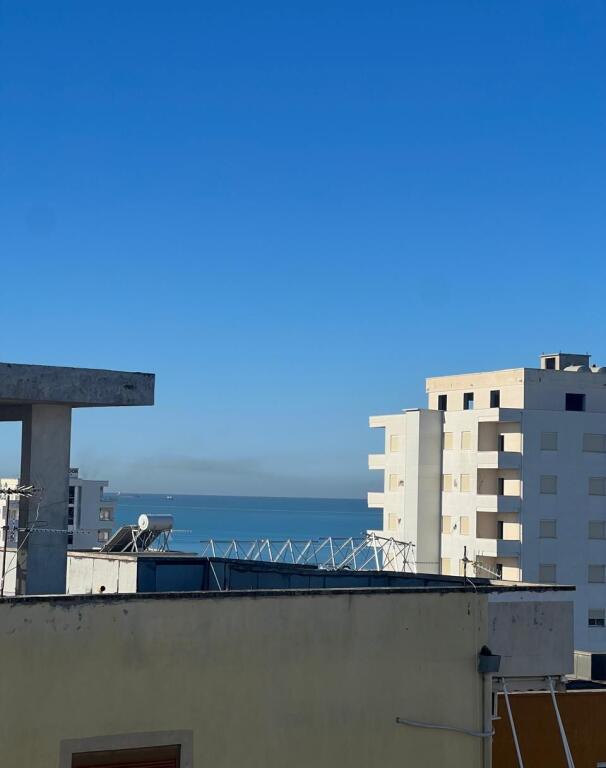 Vendesi appartamento 2+1 sulla spiaggia Iliria