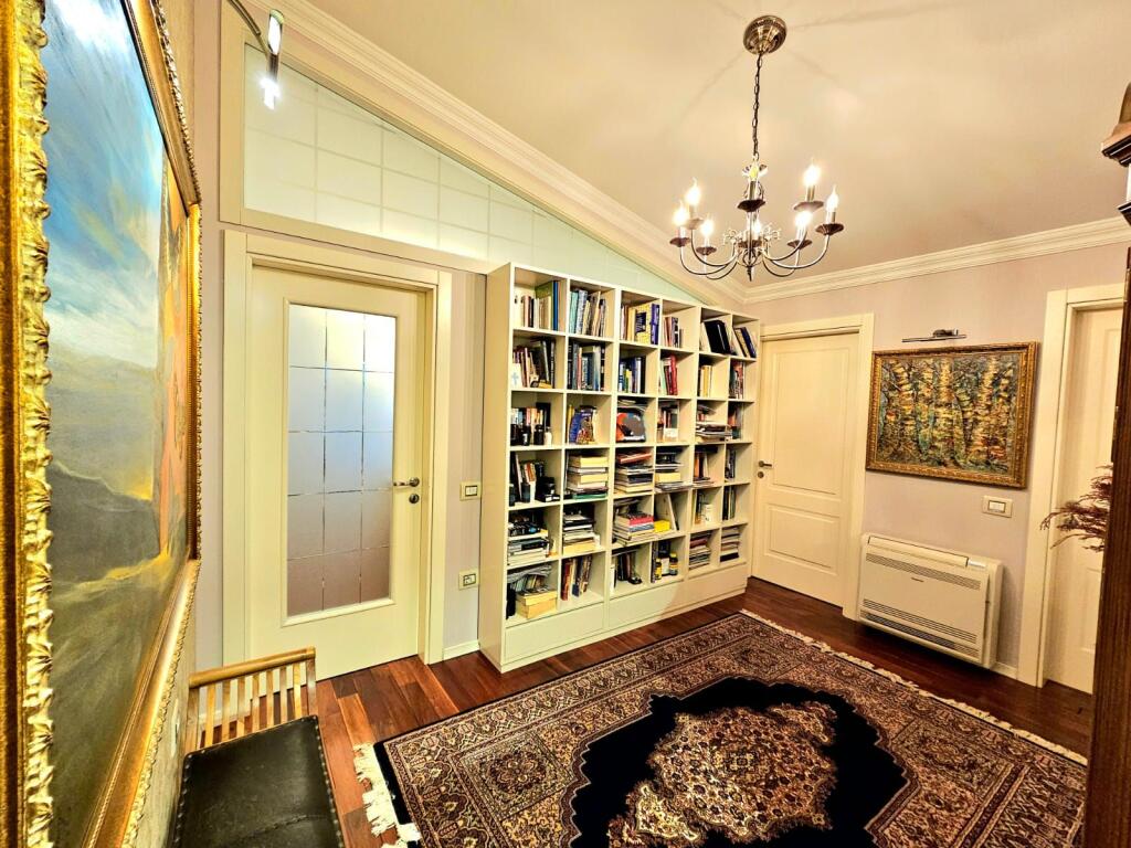 Luxury penthouse for sale in the area of Liqeni i Thate with an open view of the lake  