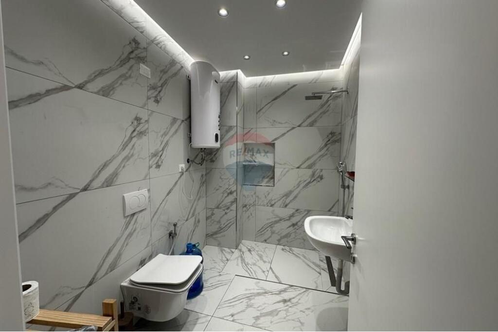 Zyre me qira ne Lake View Residence