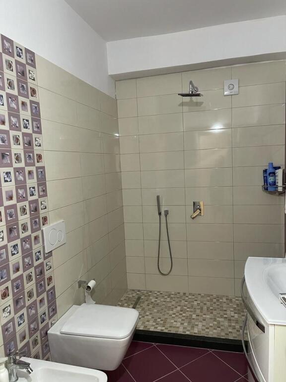 📣Jepet me qera Apartament 2+1+2  📍Adresa : Tregu Elektrik