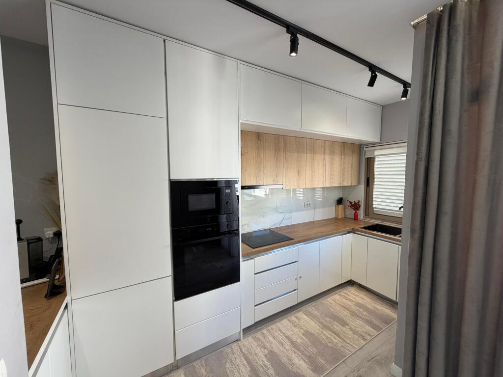 Vendesi Appartamento di Lusso 2+1+2 Astir, di fronte alle Ville L