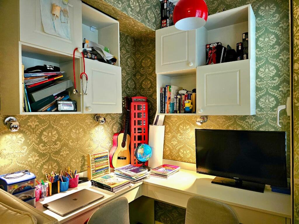 Luxury penthouse for sale in the area of Liqeni i Thate with an open view of the lake  