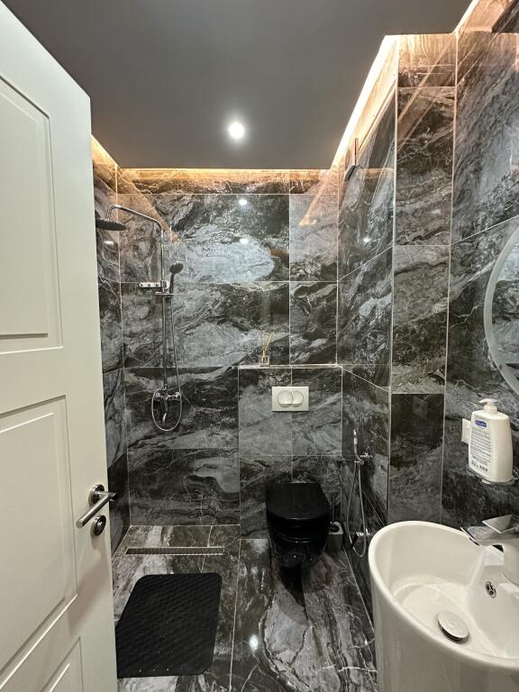 🏡 Apartment 3+1 for sale near Air Albania, Elbasanit Street