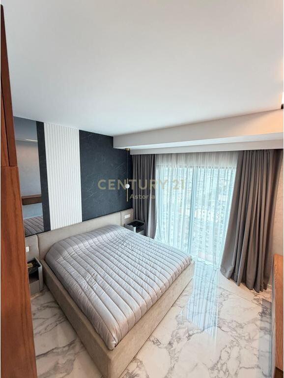 Luxurious duplex 221 m² + closed parking at "Square 21", Tirana