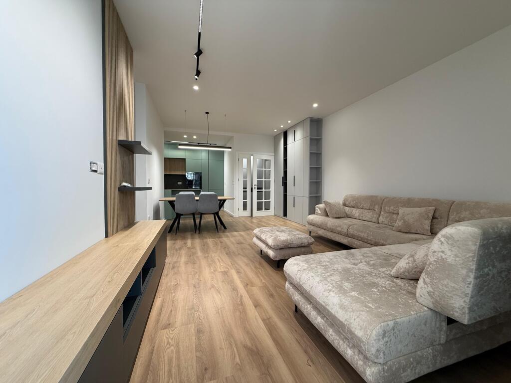 Shesim Apartament Luksoz 2+1 – Fusha e Aviacionit!