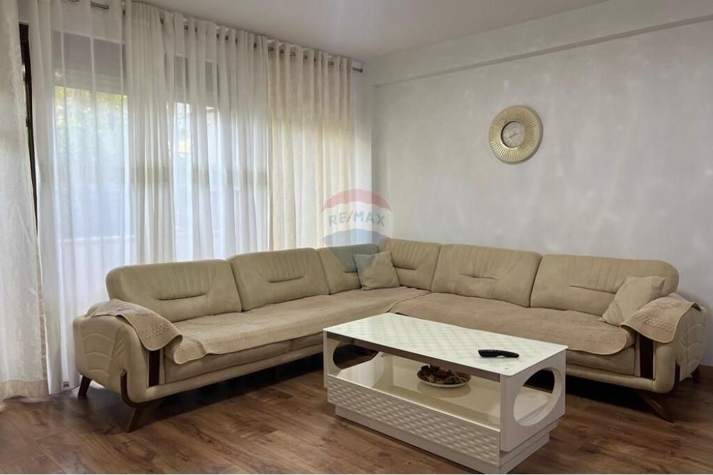 APARTAMENT 2+1+ POST PARKIMI TEK KOPSHTI BOTANIK