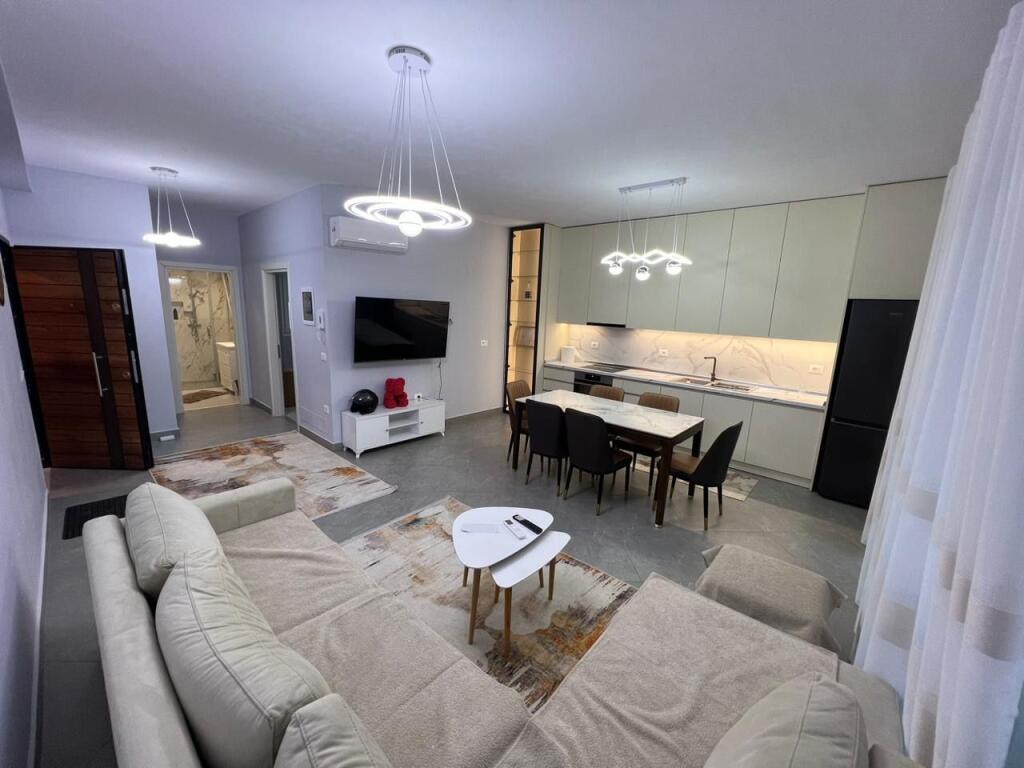 📣 SUPER RENT Apartment 2+1 With Parking 📍 River Residence, Near Green City ✨   🏢 New Building  🪜 7th Floor (With Elevator)  🛋️ Furnished With Modern Conditions  👨‍👩‍👧‍👦 Family Clients Preferred   💶 Price 650 Euro non-negotiable Together With Parking