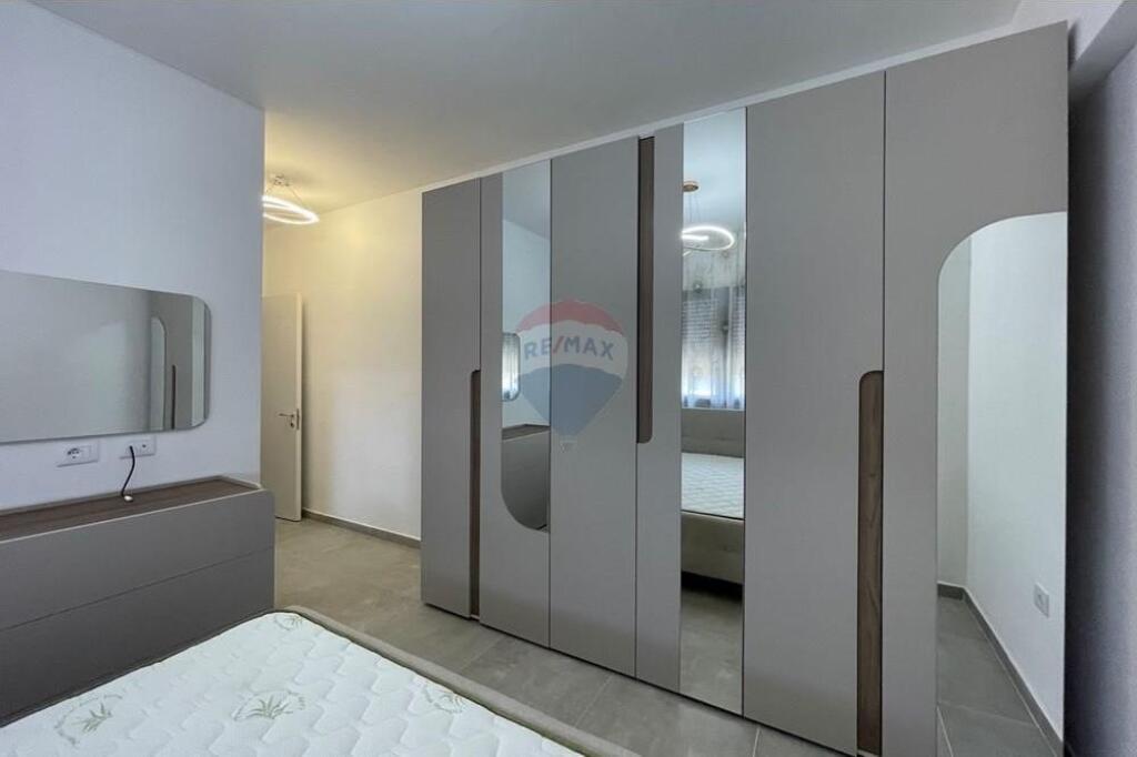 Apartament 2+1 +2 me qira te Fusha e Aviacionit