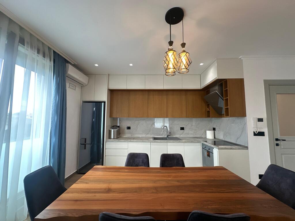 Apartament 2+1+2+Verande+Post Parkimi me Qira Ne Teg