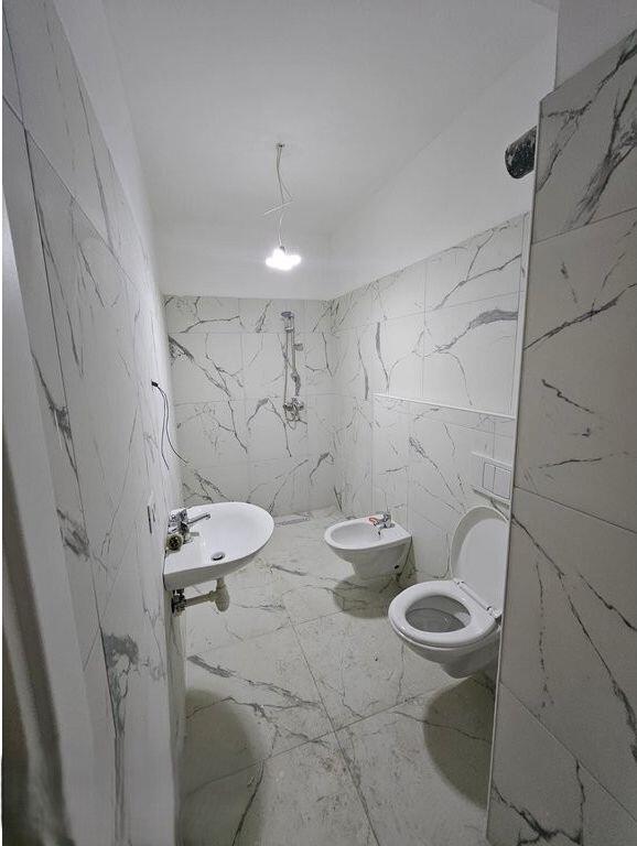 GARSONIERE PER SHITJE TEK TREGU ELEKTRIK! 95,000 €