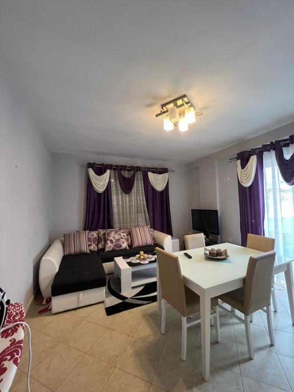 QERA, APARTAMENT 2+1, FRESKU, TIRANE