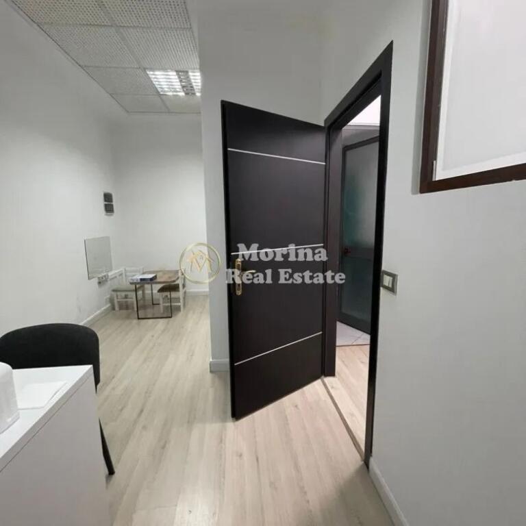 Shitje, Ambient Biznesi, te Selvia, Cmimi 93 000 Euro.