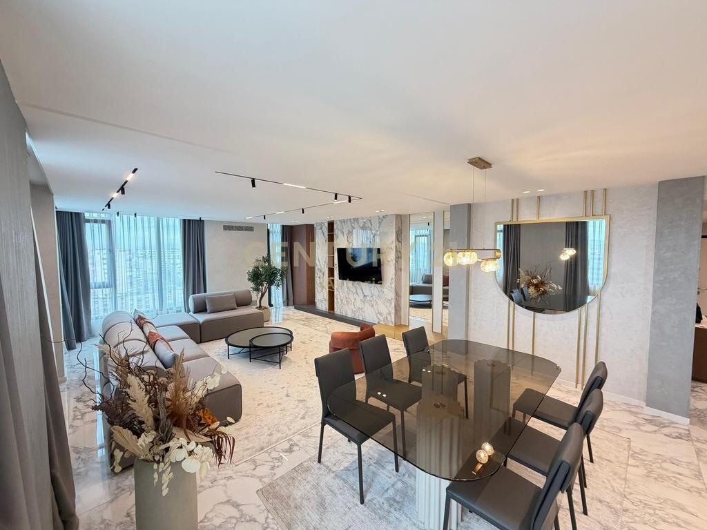 Luxurious duplex 221 m² + closed parking at "Square 21", Tirana