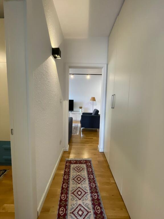 Apartament 2+1 per qira tek rruga e Kosovarve !