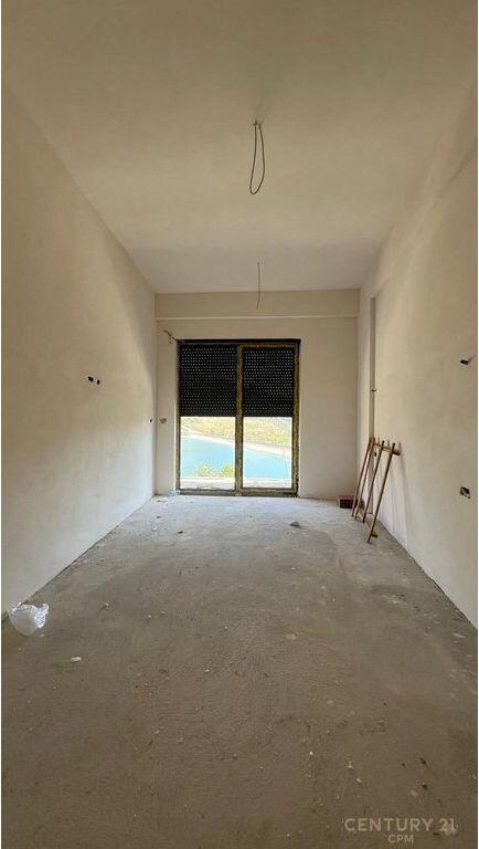 Shitet Duplex – Swan Lake Residence, Liqeni i Farkës