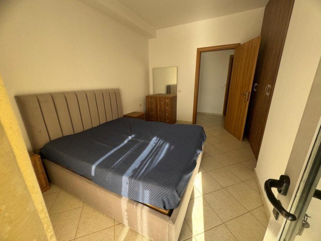 Jepet me qera Apartament  2+1 Astiri
