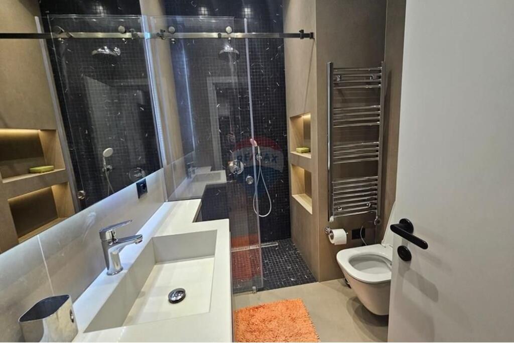 Apartment 1+1 For Rent - Square 21, Tirana