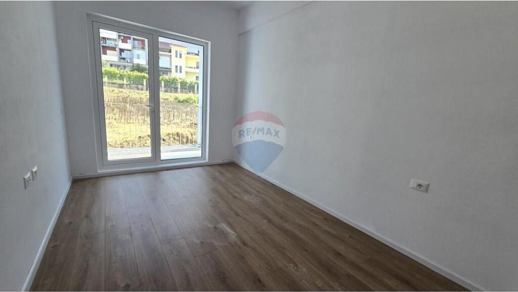 Shitet apartament 1+1 te Rezidenca OxA