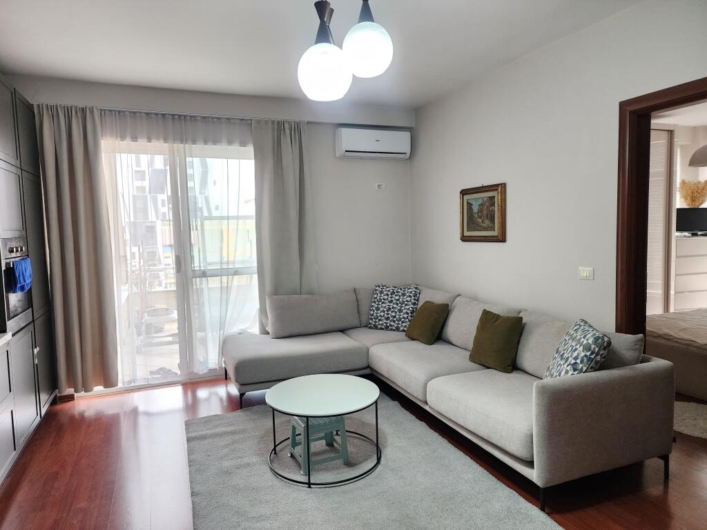 Jepet me qira apartament 1+1 ne Qender