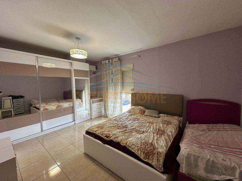 SHITET APARTAMENT 2+1 KOMPLEKSI MOLLA, ASTIR