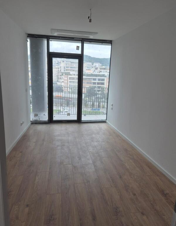 Jepet Apartament Ne Kompleksin ,Lake View Me Qera