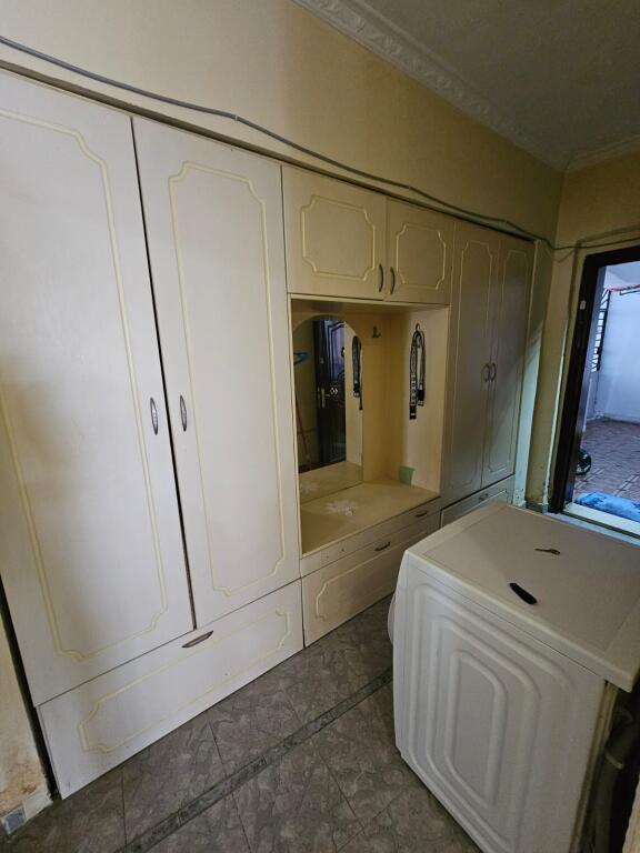 Jepet me qera apartament 2+1 ne ilira plazh durres