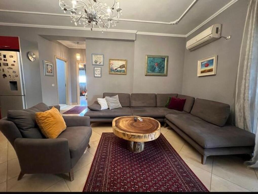 Kodra Diellit,jepet me qira apartament 2+1! 600 Euro