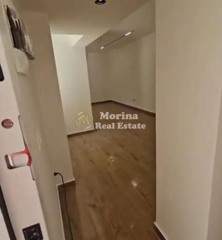 Qera Ambient Biznesi, Rruga Qemal Stafa 500 Euro/muaj