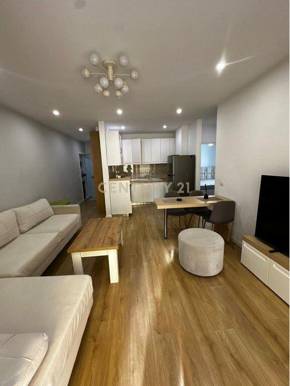 Luxurious apartment 2+1+2+2 parking spaces for rent – near Hotel Radisson, Dry Lake 800 € /Month