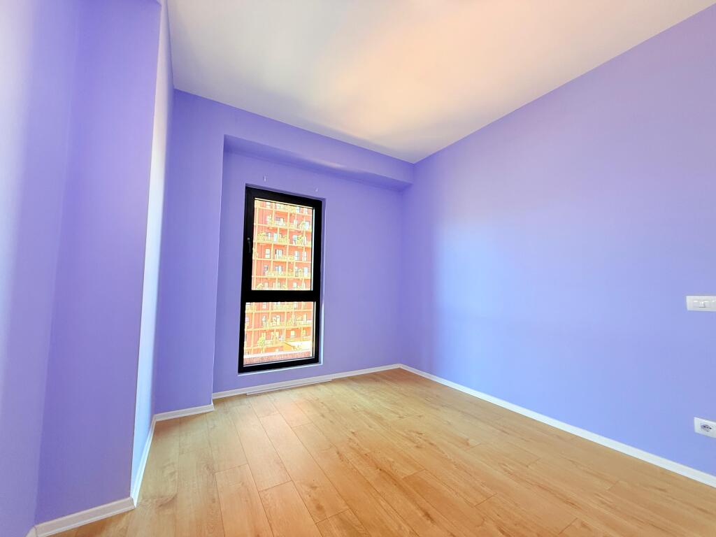 🏢 Ambient Zyre me Qira – Garden Building