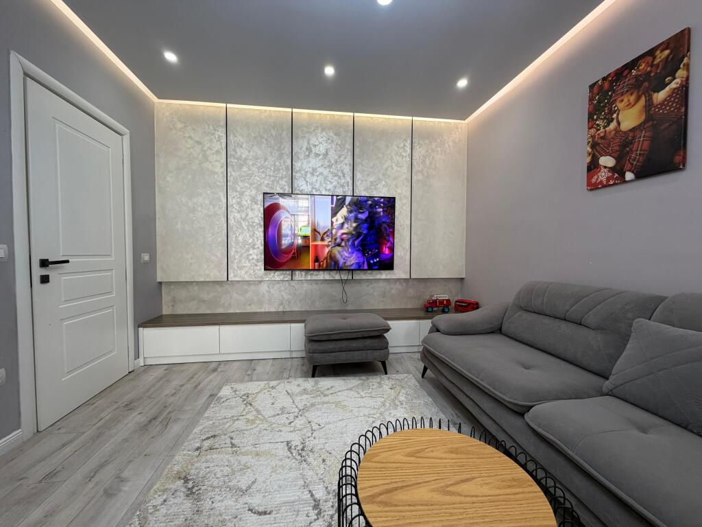 Vendesi Appartamento di Lusso 2+1+2 Astir, di fronte alle Ville L