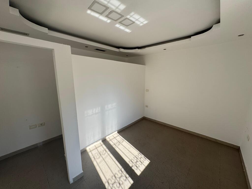 🏢 Zyrë me Qira – 3+1, Rruga Mine Peza, Tiranë