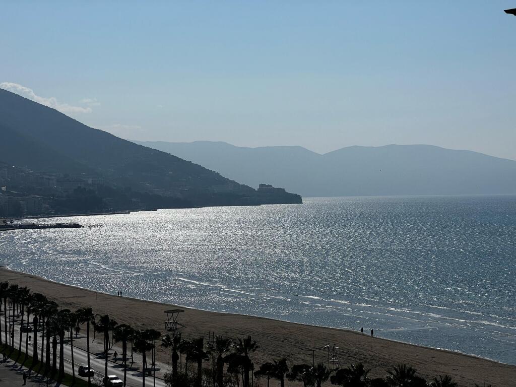 IN AFFITTO, Appartamento 2+1 con Perfetta Vista Mare, Situato a Lungomare!!!