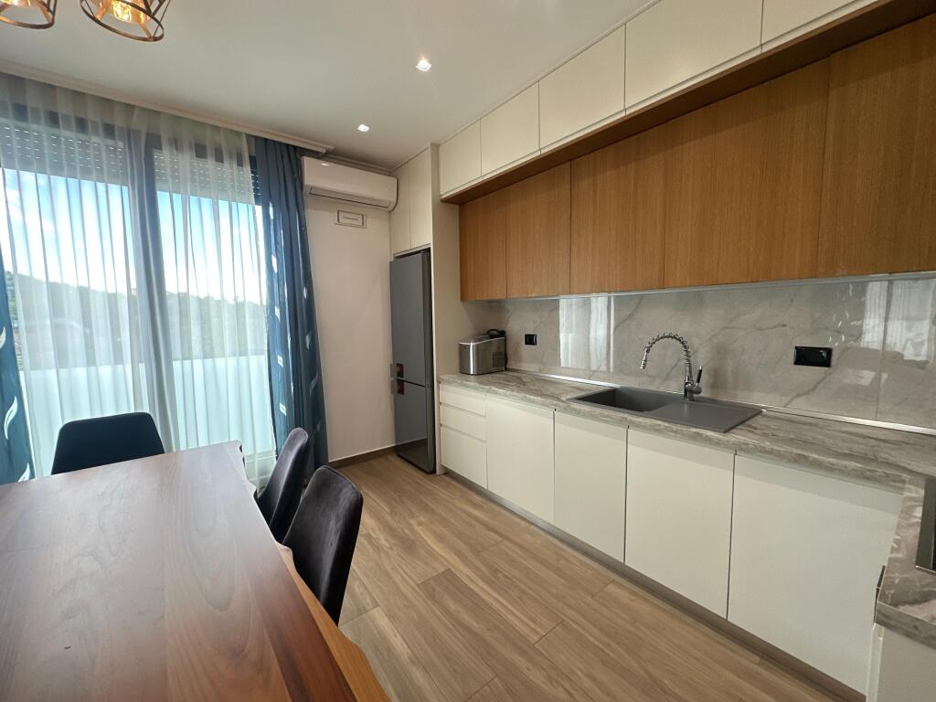 Apartament 2+1+2+Verande+Post Parkimi me Qira Ne Teg