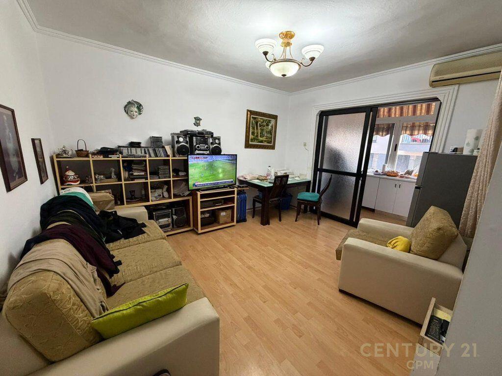 Shitet Apartament 1+1 – Rr. Hoxha Tahsin