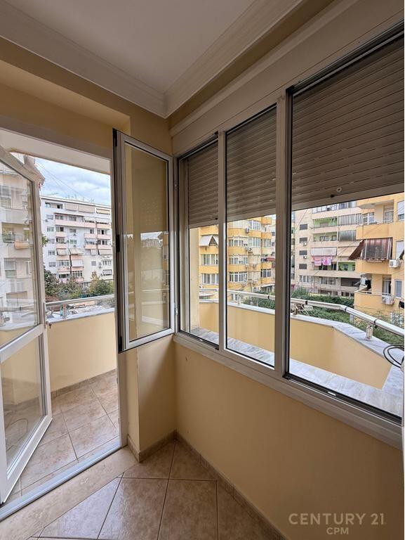 VENDIAMO APPARTAMENTO 2+1+2 PRESSO IL COMUNE DI PARIGI!