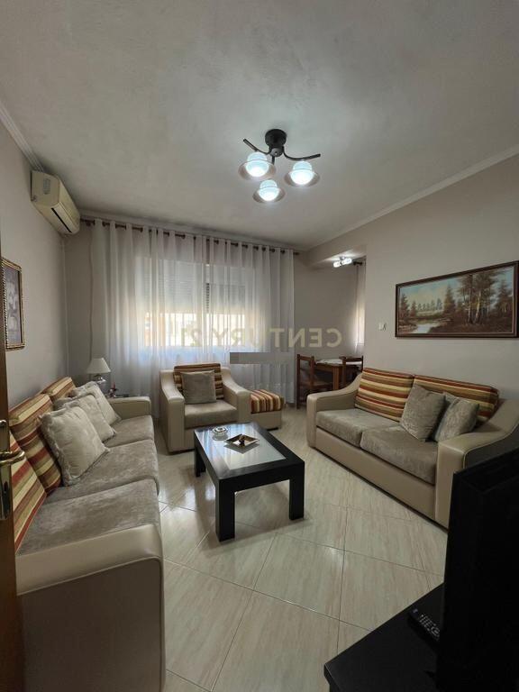 APARTAMENT 2+1 ME QIRA, PRANE AMBASADES AMERIKANE, TIRANE!