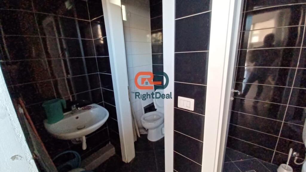 At Tower Bridge Complex 3, Business Unit for Sale, With Glass Facade Ideal for Investment!!