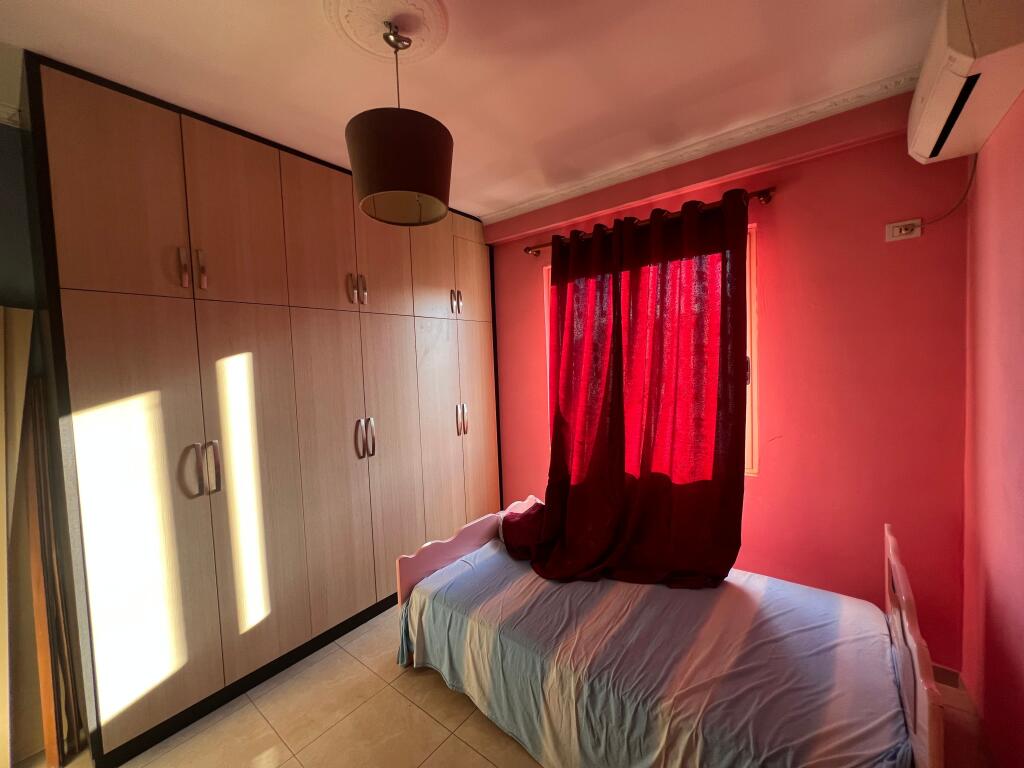 2+1 In Affitto, Eja Studio, Astir