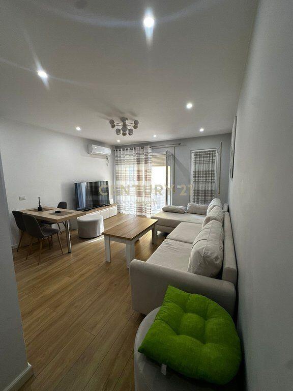 Luxurious apartment 2+1+2+2 parking spaces for rent – near Hotel Radisson, Dry Lake 800 € /Month