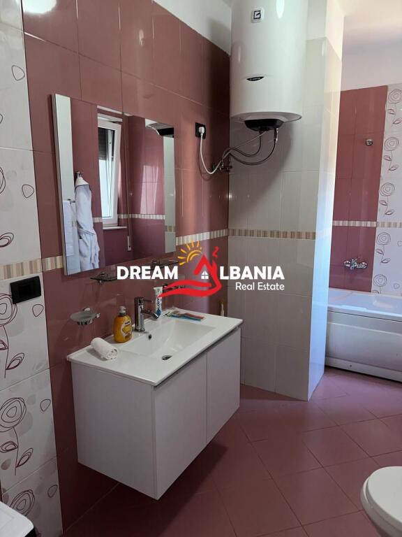 Jepet apartament 3+1 me qera tek Xhamlliku,Tirane ID (42111215)