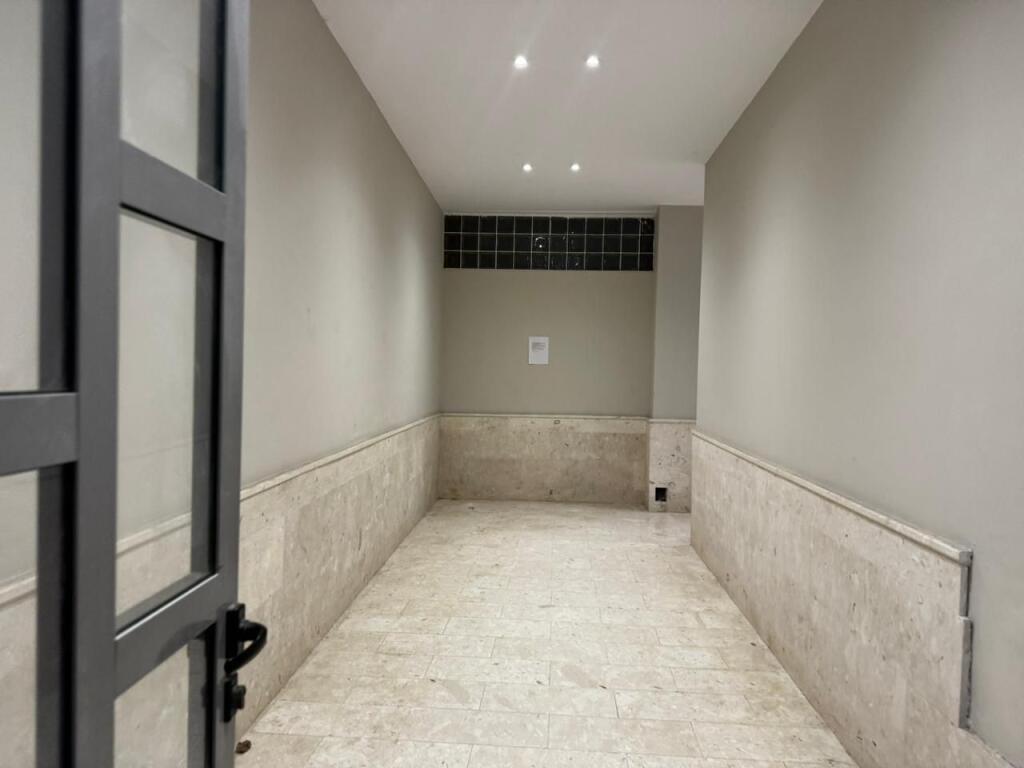 APARTMENT FOR SALE OPPOSITE MARINA BAY VLORE